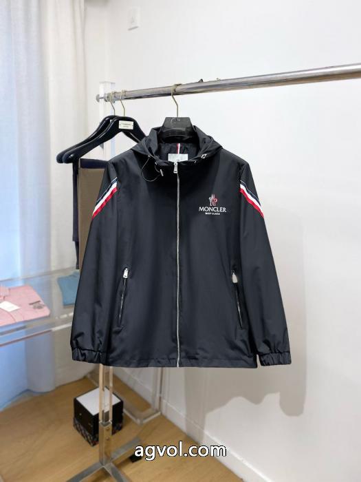 ジャケットMONCLER高級素材を採用 激安限定 新作/送料込 大流行中ブランド フェイク_0_4