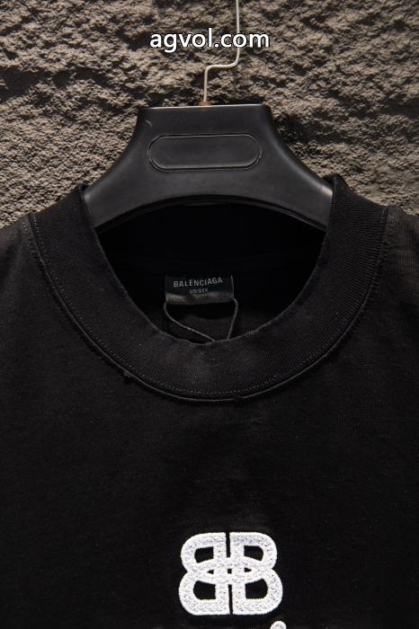 balenciaga通年使えるアイテム 甘過ぎず大人な印象に オススメ新作コピー 品 販売&nbsp;&nbsp;&nbsp;&nbsp;半袖Tシャツ._0_2