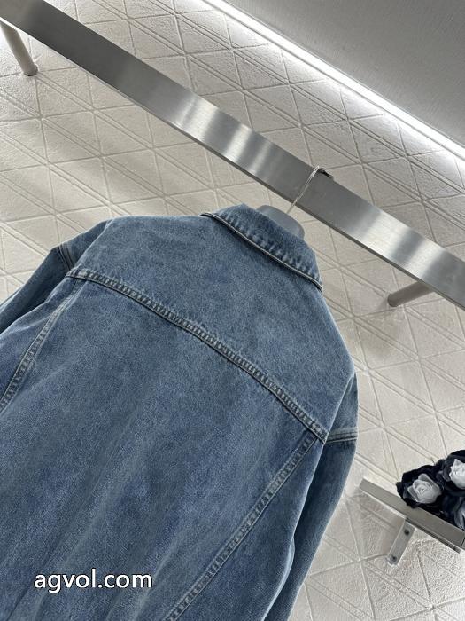 CELINE男女兼用らしい!人気 安心国内発送 高品質なデニムの服ブランド コピー  ._0_3