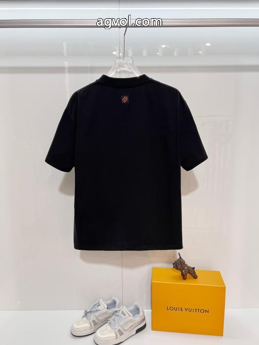 半袖Tシャツ通販 ブランドLOUIS VUITTONおしゃれに着こなせる 心惹かれるスタイル 魅惑_0_4