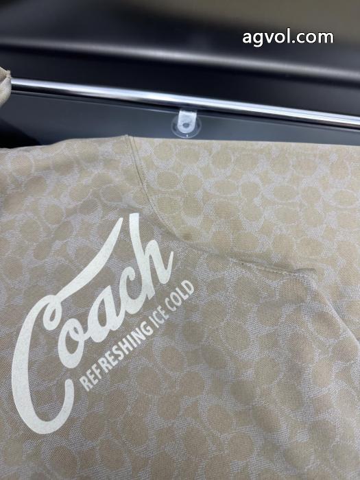 人気限定品 この冬は注目新作 大絶賛COACH偽物 ブランドパーカー._0_4