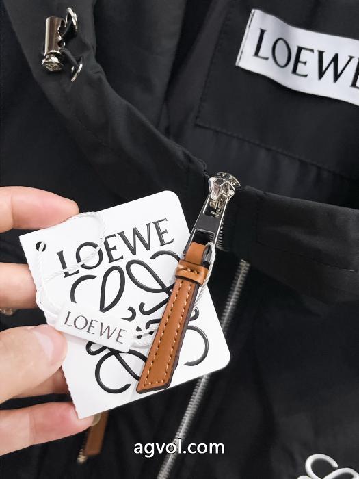 ブランド コピー 専門店尊い逸品 完売寸前 最安値挑戦！LOEWEジャケット_0_1