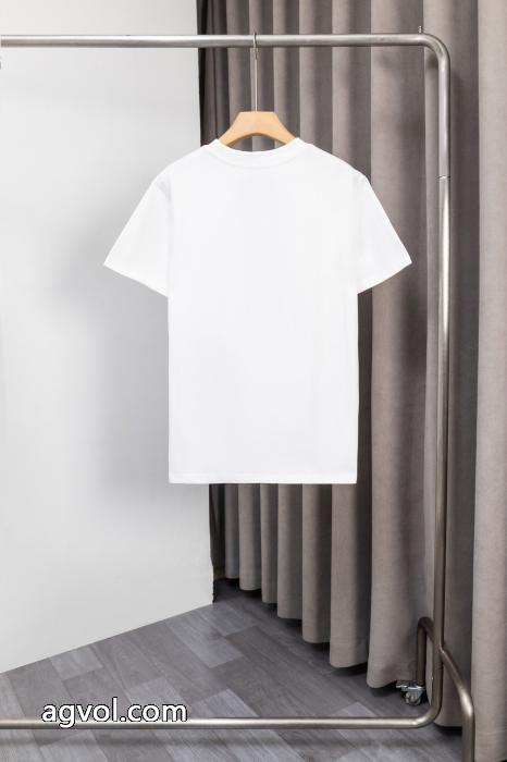 ブランド スーパー コピー大人気商品再入荷! 2026年冬最新作 売り切れ注意PRADA半袖Tシャツ_0_2