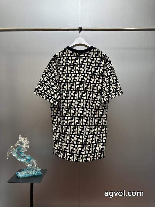 半袖Tシャツ限定セール新作登場 大人着用可 新作モデル超安値FENDIスーパー コピー 販売_0_2