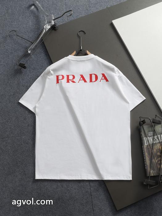 偽 ブランド 購入プラダ半袖Tシャツ使い勝手の良いトレンド 高級品 雑誌掲載_0_1