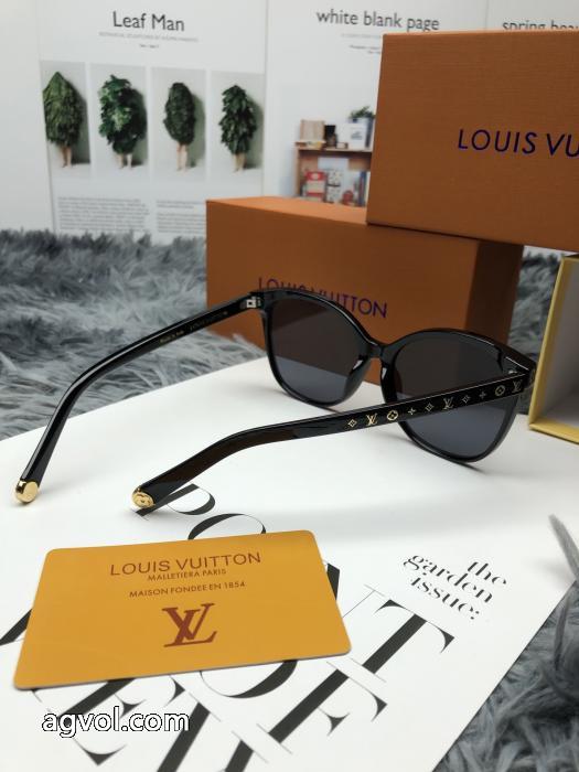 ブランド コピー ショップ最新話題沸騰中 海外モデル 軽くて嬉しいLOUIS VUITTONサングラス_0_3