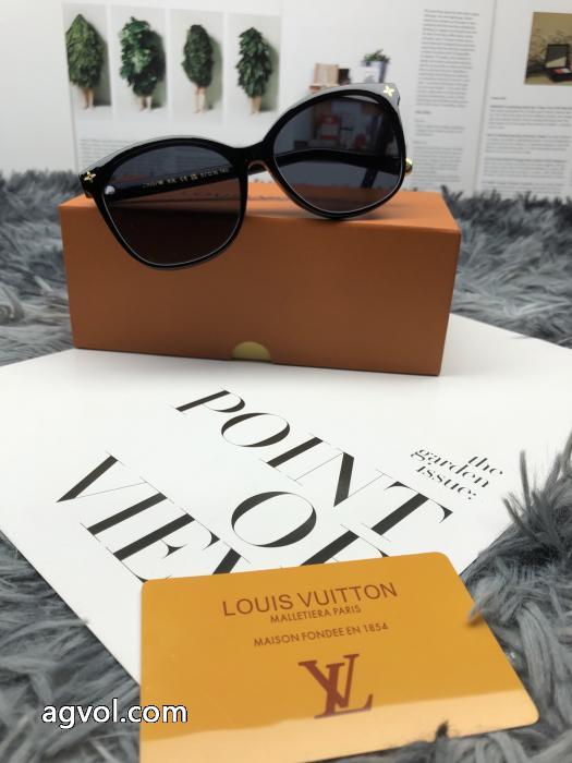 ブランド コピー ショップ最新話題沸騰中 海外モデル 軽くて嬉しいLOUIS VUITTONサングラス_0_4