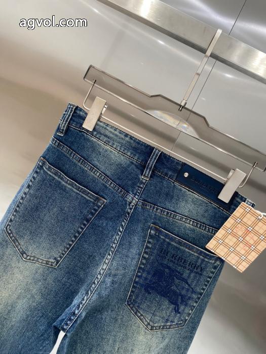 BURBERRY新入荷アイテムの通販 NEW大変素敵 毎日安い値ブランド新作偽 ブランド 販売ジーンズ_0_1