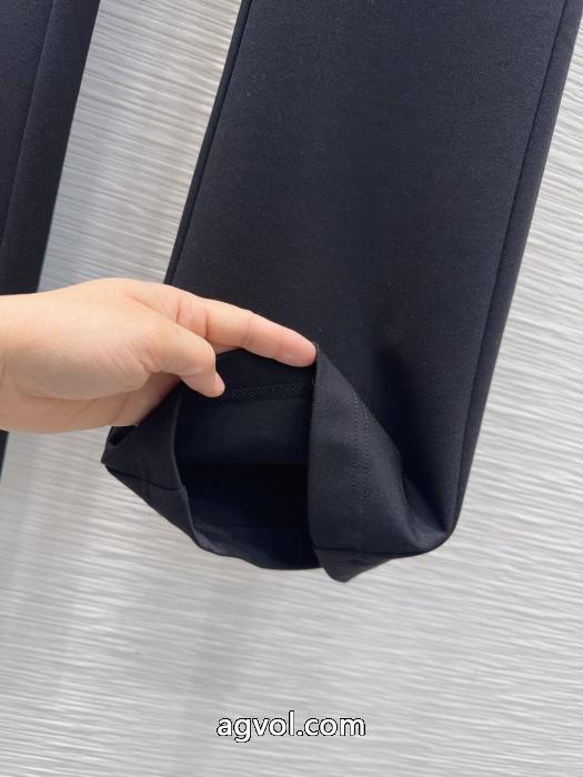 激安 ブランド 通販最安値！  最新入荷260%新品 秋冬大活躍人気アイテムLOEWEスラックス_0_2
