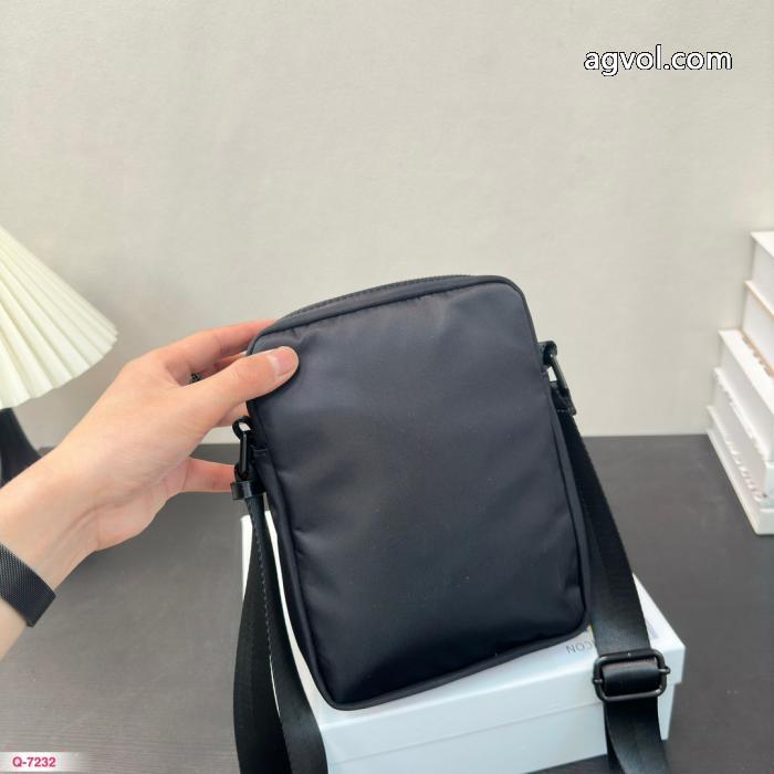 希少大人気 上品低価 世界で誰もが憧れるブランドバッグブランド 品 激安 通販ディースクエアード.._0_2