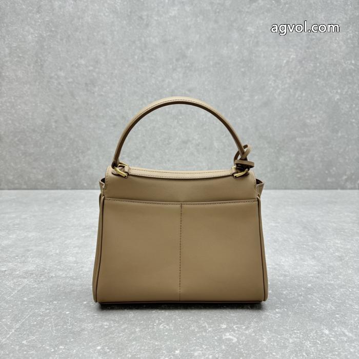 人気ブランドNo.1 オススメ新作商品 秋冬NEWアイテムバッグブランド 偽物 激安 通販balenciaga._0_2