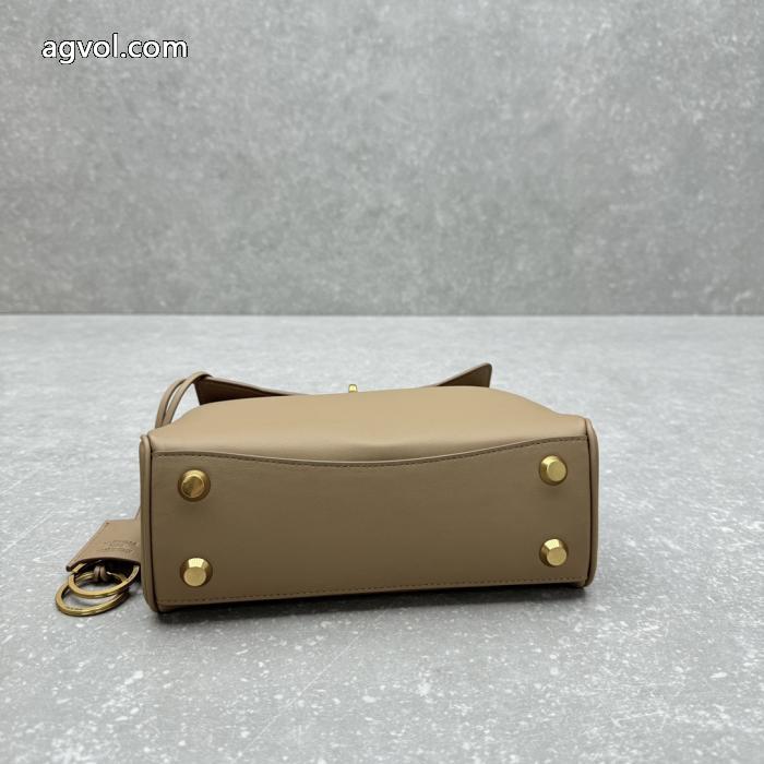 人気ブランドNo.1 オススメ新作商品 秋冬NEWアイテムバッグブランド 偽物 激安 通販balenciaga._0_3