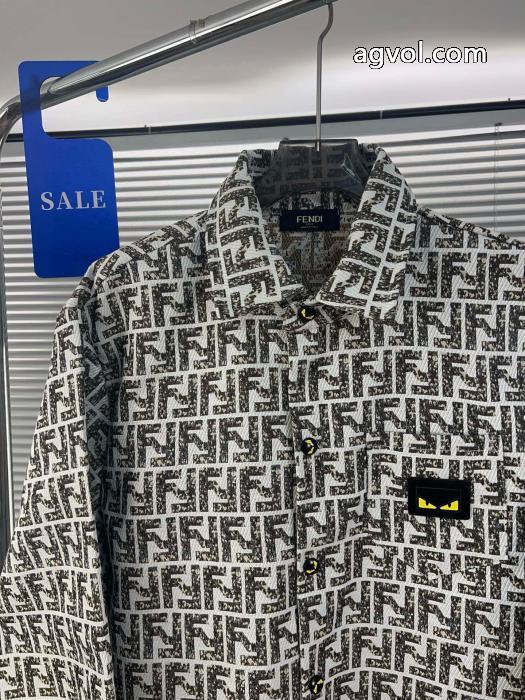 入手困難！  保温性の高い モードな逸品コートFENDI偽物 ブランド 販売_0_1