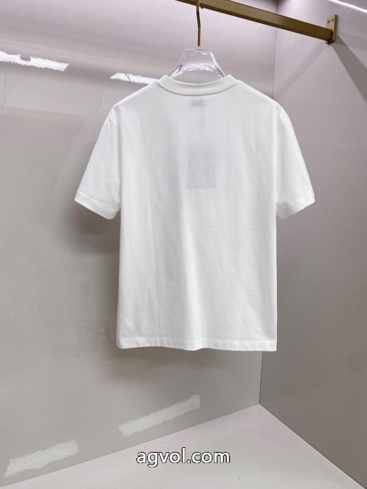 BURBERRYブランド コピー 着払いドレスアップ効果も抜群 2026年トレンドNO1 気に入った商品シャツ.._0_1