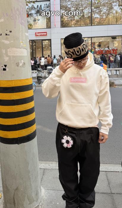 パーカーSUPREMEブランド コピースタイリッシュな印象 冬限定 セレブに大人気._0_0