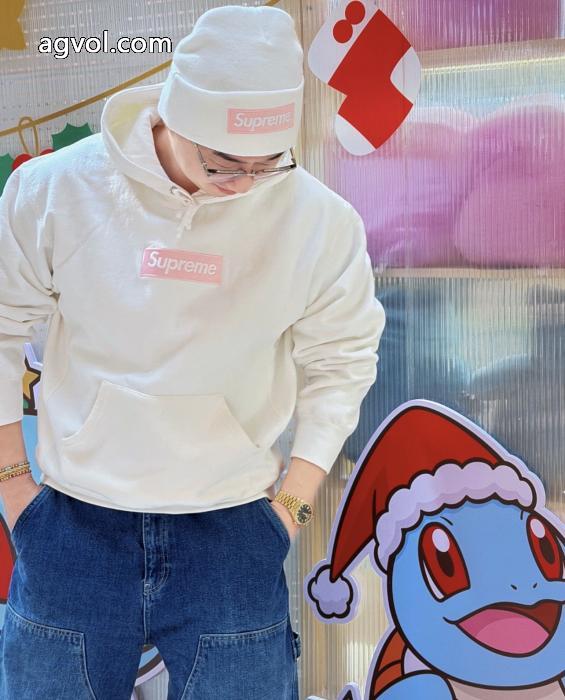 パーカーSUPREMEブランド コピースタイリッシュな印象 冬限定 セレブに大人気._0_1