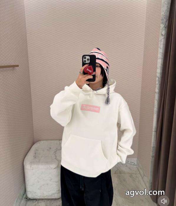 パーカーSUPREMEブランド コピースタイリッシュな印象 冬限定 セレブに大人気._0_2