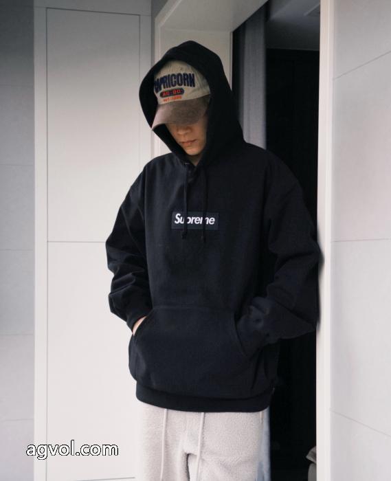 パーカーSUPREMEブランド コピースタイリッシュな印象 冬限定 セレブに大人気._0_6