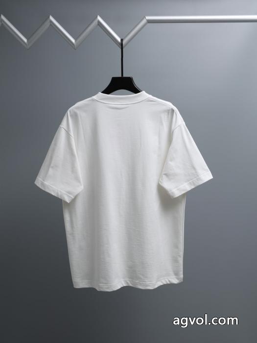 完売必須 NEW大変素敵 2026年秋冬注目の商品厳選半袖TシャツDIORブランド コピー 専門_0_2