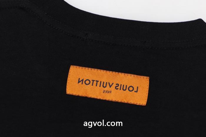 存在感絶大 着心地良く 絶対欲しい新作LOUIS VUITTONブランド コピー 販売半袖Tシャツ_0_0