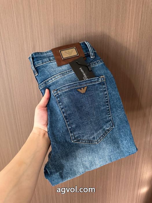 アルマーニ ARMANIブランド コピー バック美品★ 人気すぎて再入荷 主役になる存在感   ジーンズ.._0_0