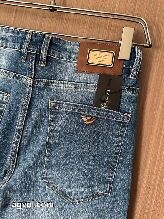 アルマーニ ARMANIブランド コピー バック美品★ 人気すぎて再入荷 主役になる存在感   ジーンズ.._0_4