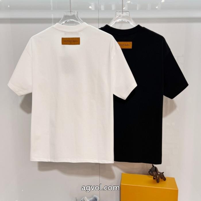 LOUIS VUITTON価格帯が魅力的 機能面抜群 相性抜群のコンビ半袖Tシャツ 2026ブランドスーパーコピー_0_0