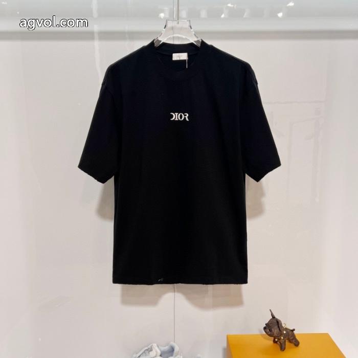 スタイリッシュ 華やかな印象に 大人っぽいスーパー コピー 通販DIOR半袖Tシャツ_0_1