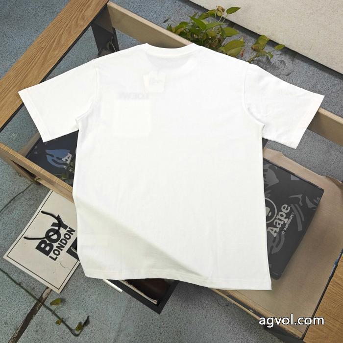 LOEWEコピー 品 ブランド半袖Tシャツ新作入荷 定番の魅力 最旬トレンド_0_3