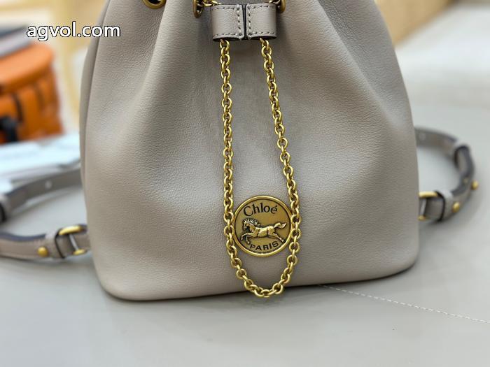 CHLOEブランド 通販 激安&nbsp;&nbsp;&nbsp;&nbsp;バッグ注目度UP！ カジュアルコーデオシャレ 26ＡＷ美品._0_1