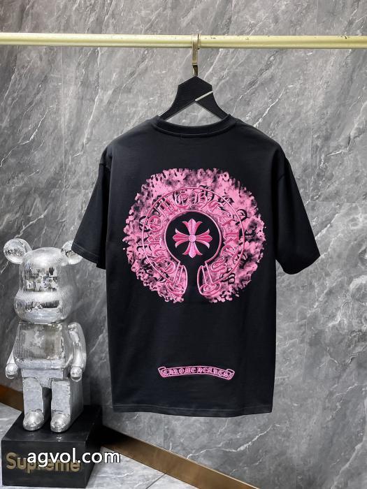 お洒落な印象 上品な印象 落ち着いた大人の雰囲気に半袖Tシャツコピー 商品 販売CHROME HEARTS_0_1