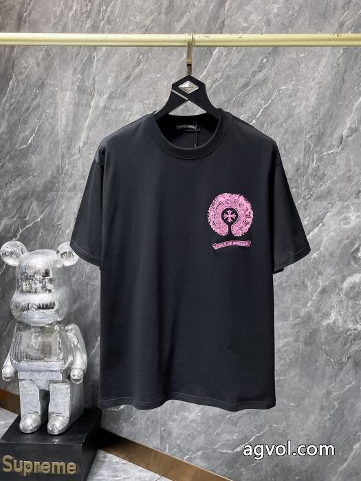 お洒落な印象 上品な印象 落ち着いた大人の雰囲気に半袖Tシャツコピー 商品 販売CHROME HEARTS_0_2