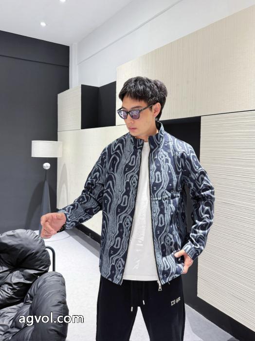 人気ブランド  大人気商品 首胸ロゴ  LOUIS VUITTONコート通販 ブランド_0_1