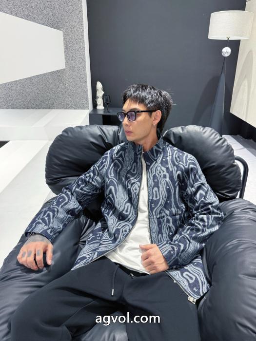 人気ブランド  大人気商品 首胸ロゴ  LOUIS VUITTONコート通販 ブランド_0_2