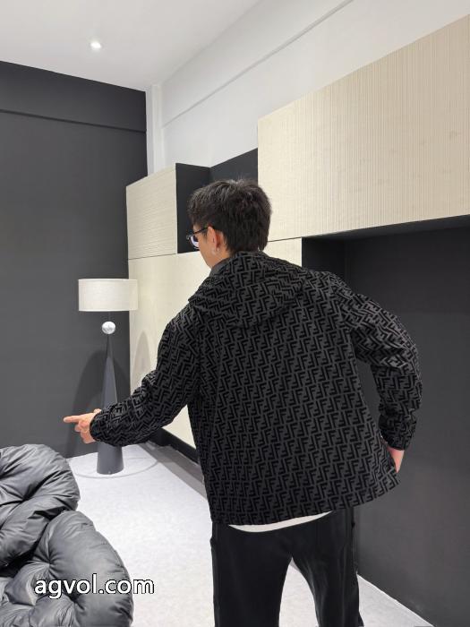 新品保証 シンプルなデザイン 格好良いジャケットFENDIコピー 品 販売_0_1