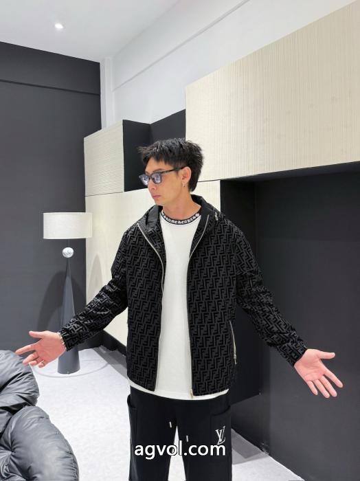 新品保証 シンプルなデザイン 格好良いジャケットFENDIコピー 品 販売_0_3
