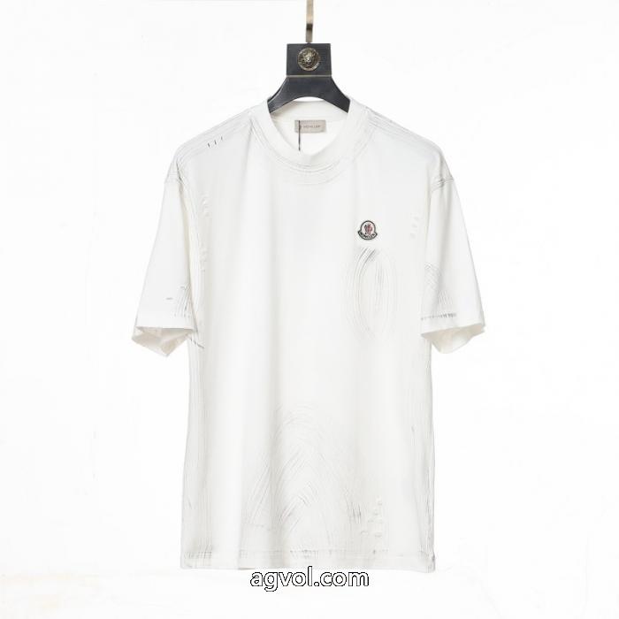 MONCLERスーパー コピー ブランド半袖Tシャツ新作登場 心惹かれるスタイル 雑誌掲載_0_1