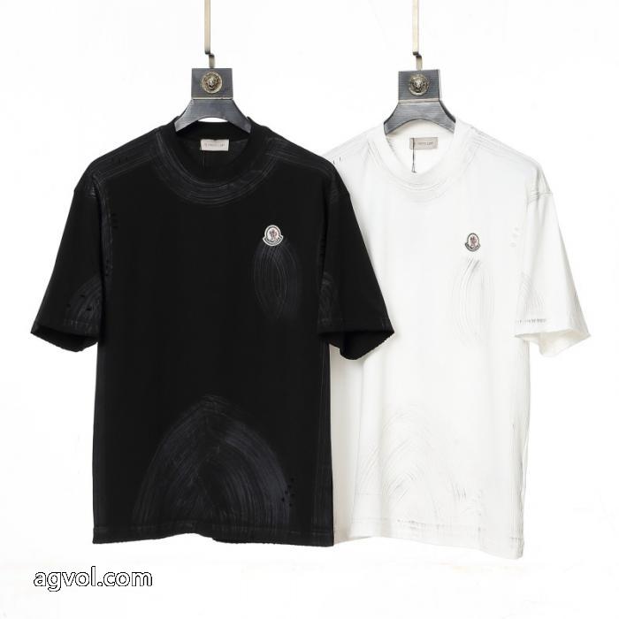MONCLERスーパー コピー ブランド半袖Tシャツ新作登場 心惹かれるスタイル 雑誌掲載_0_2