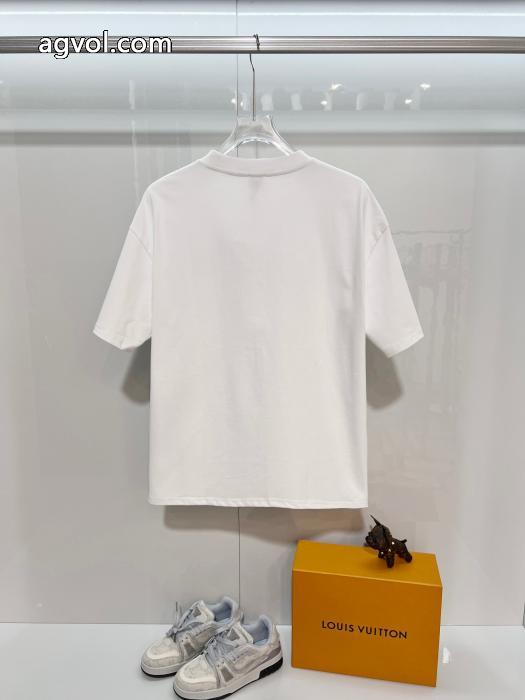 ロエベ26新品*最安値保証 新品保証 人気セール260%新品ブランド コピー 品半袖Tシャツ_0_1