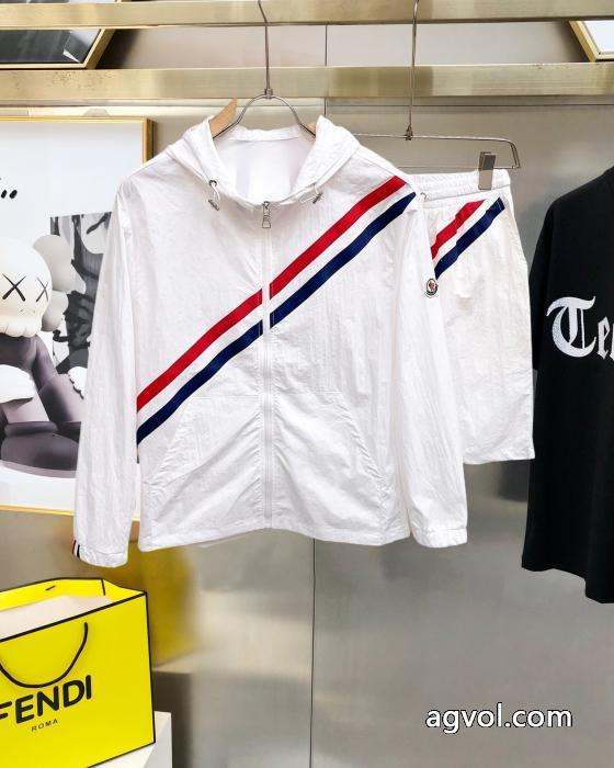 セットMONCLERブランド 偽物 激安2026年秋の新作続々 セール価格でお得 高品質な新品_0_0