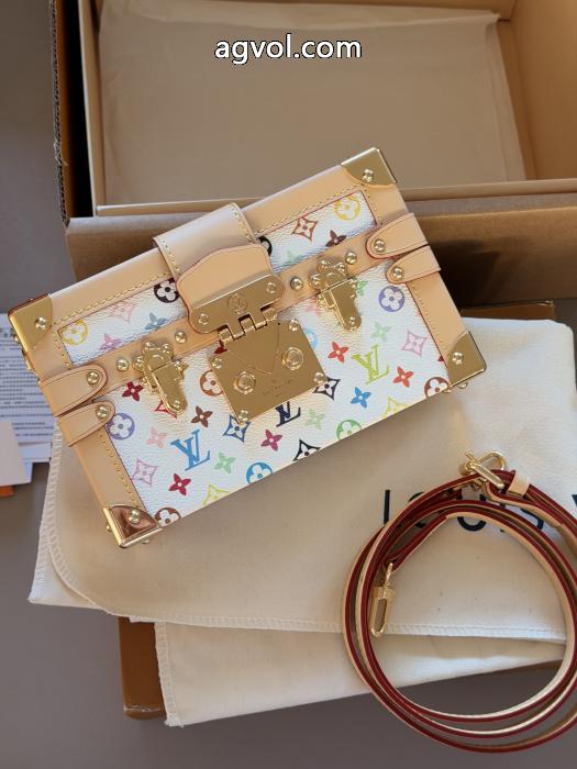 コピー 商品 販売通勤の定番 実用性は勿論 大人気可愛いバッグLOUIS VUITTON_0_2