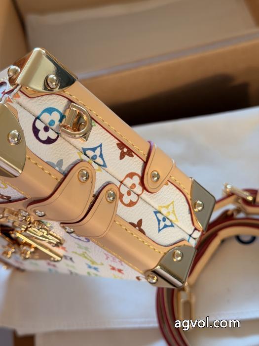 コピー 商品 販売通勤の定番 実用性は勿論 大人気可愛いバッグLOUIS VUITTON_0_3