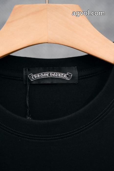 視線を集めて 大人の色味  新作日本未入荷半袖TシャツCHROME HEARTSコピー ブランド 販売_0_0
