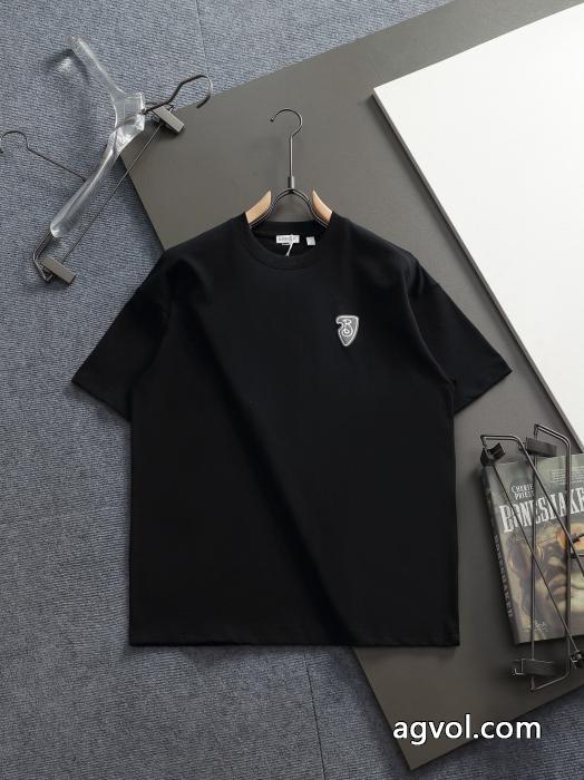 ブランド 偽物 激安BURBERRY半袖Tシャツセンスを格上げ 絶対欲しい新作 雑誌掲載_0_0