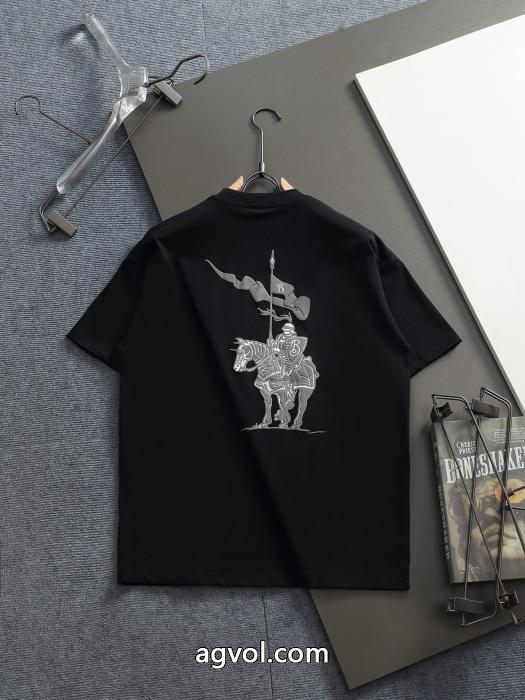 ブランド 偽物 激安BURBERRY半袖Tシャツセンスを格上げ 絶対欲しい新作 雑誌掲載_0_2