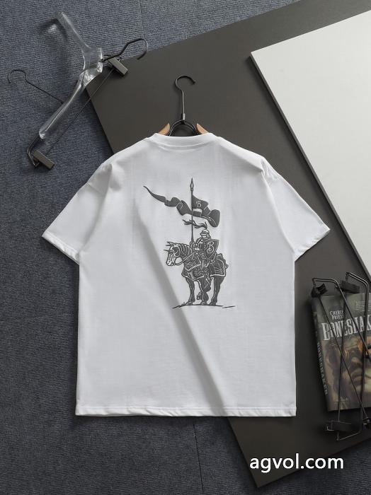 ブランド 偽物 激安BURBERRY半袖Tシャツセンスを格上げ 絶対欲しい新作 雑誌掲載_0_4