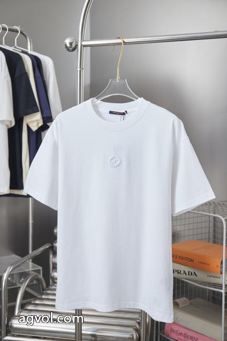 半袖TシャツLOUIS VUITTON軽くて嬉しい 話題の新作到着 最大の魅力ブランド 品 コピー_0_2