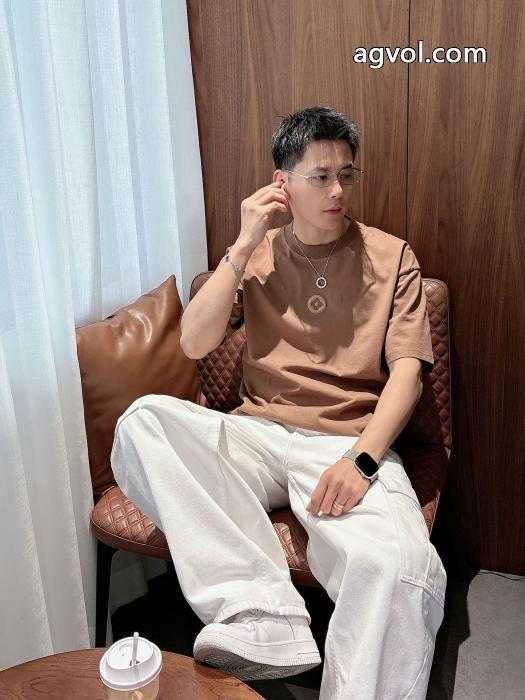 半袖TシャツLOUIS VUITTON軽くて嬉しい 話題の新作到着 最大の魅力ブランド 品 コピー_0_3