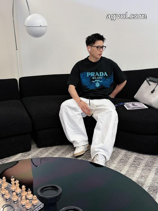 半袖Tシャツスーパー コピー 販売永遠の定番人気 逸品 海外通販PRADA_0_3