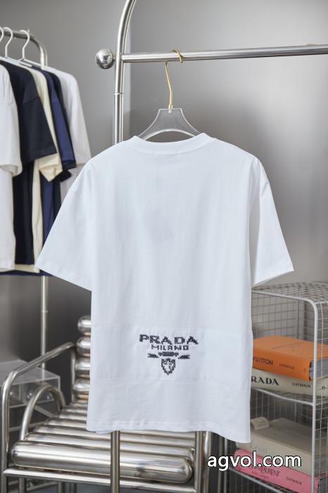 PRADA2026最新作完売必至 大人気アイテム オシャレな雰囲気ブランド 偽物 激安半袖Tシャツ_0_1